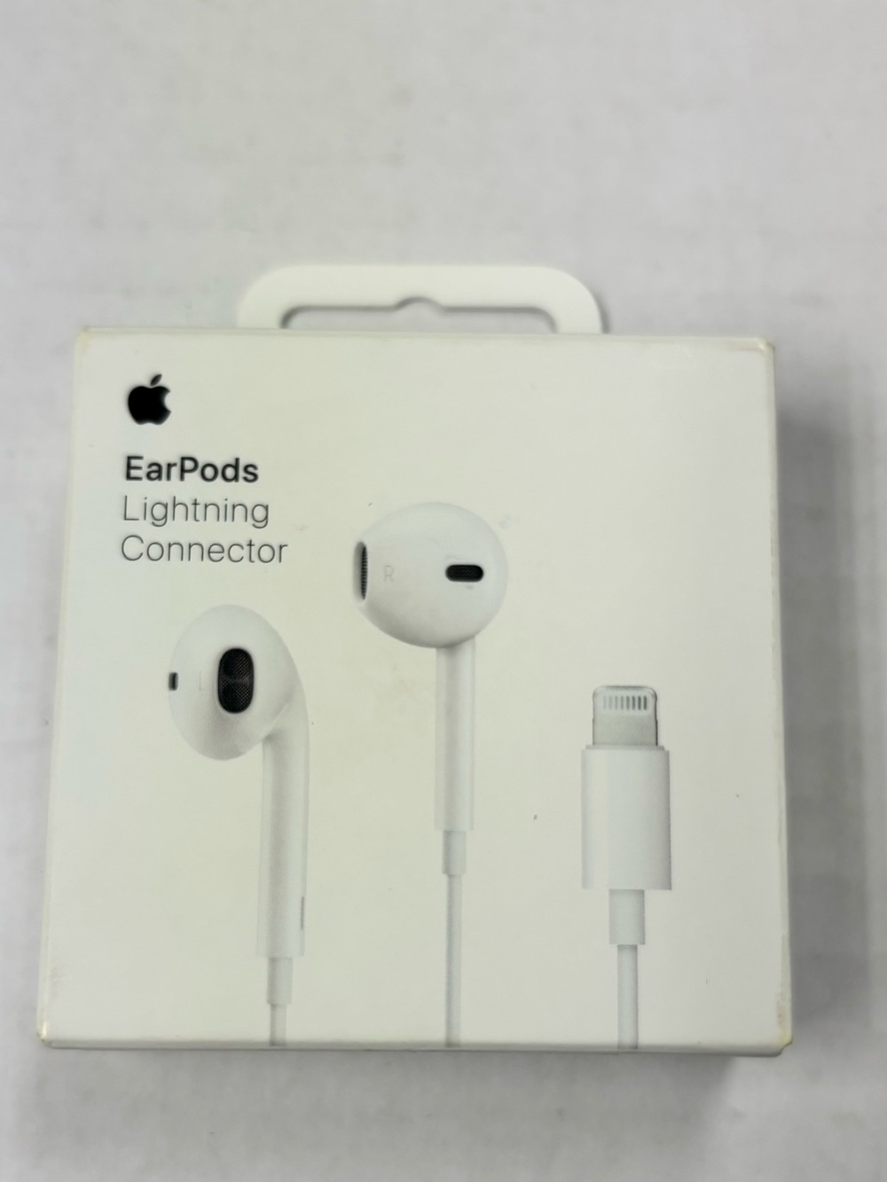 NIB Apple Ear Pods Lightning Connector 
Wired ear pods